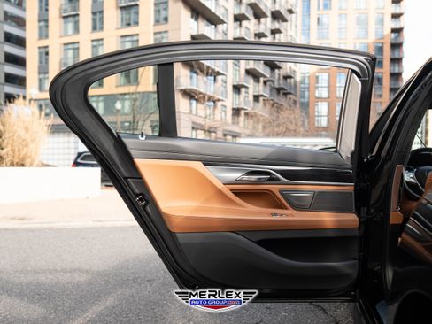 Used 2019 BMW 750i xDrive xDrive M SPORT LINE w/ Executive Package image 41