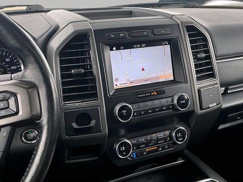 Used 2019 Ford Expedition XLT w/ Equipment Group 202A AWD/4WD image 7