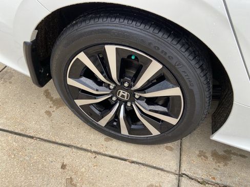 Used 2024 Honda Civic EX image 31