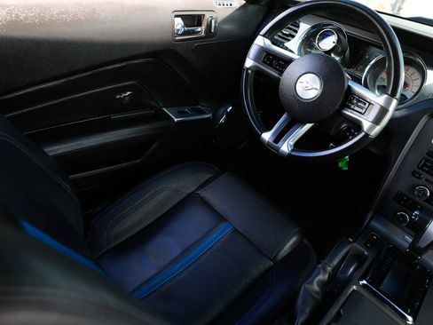 Used 2010 Ford Mustang GT image 25