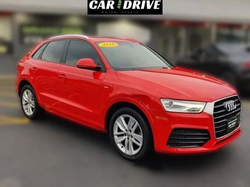 Used 2018 Audi Q3 2.0T Premium w/ Convenience Package image 4
