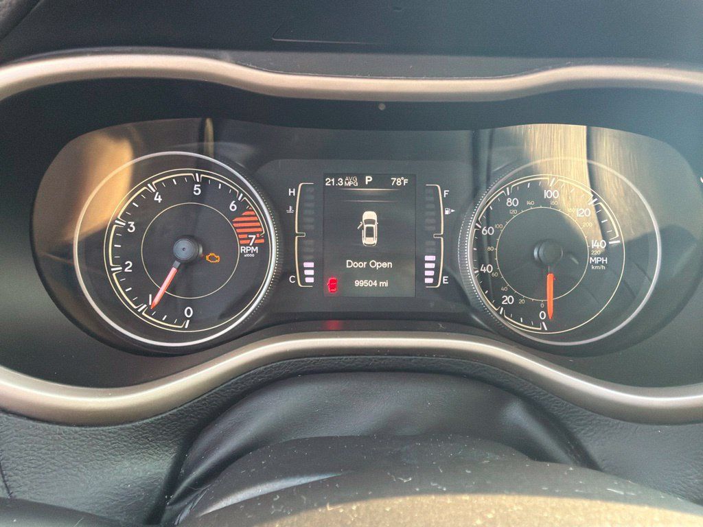 Used 2016 Jeep Cherokee 75th Anniversary FWD image 6