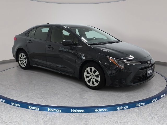 Used 2023 Toyota Corolla LE FWD image 3