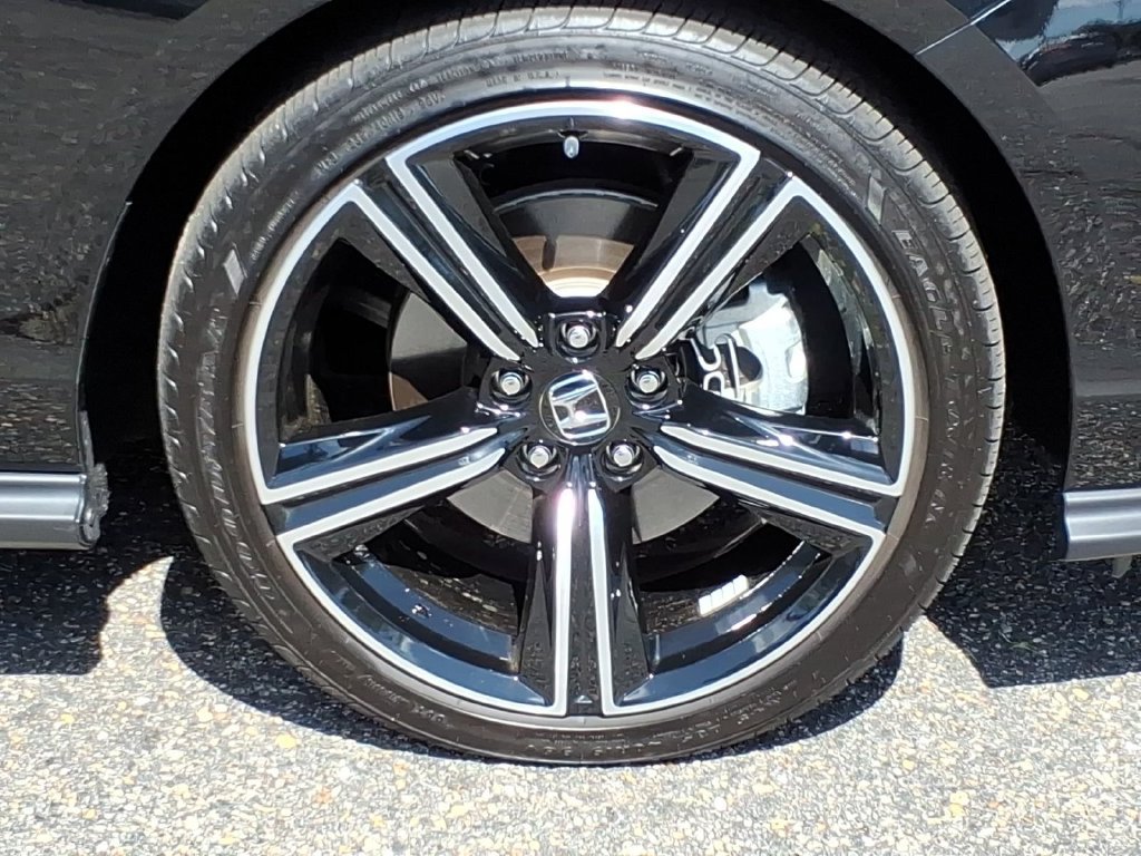 Used 2025 Honda Accord Sport image 4