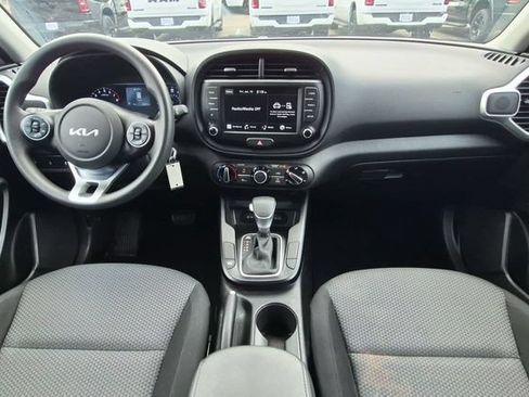 Used 2022 Kia Soul LX FWD image 22
