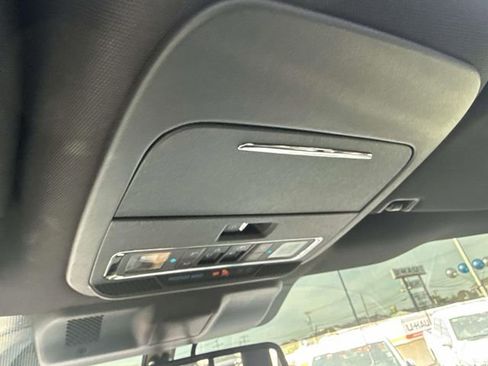 Used 2025 Ford F150 Lariat AWD/4WD image 27