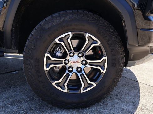 Used 2024 GMC Canyon AT4 image 25