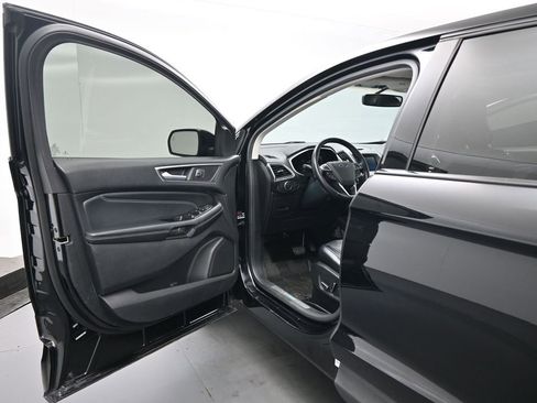 Used 2016 Ford Edge Titanium w/ Equipment Group 301A image 8