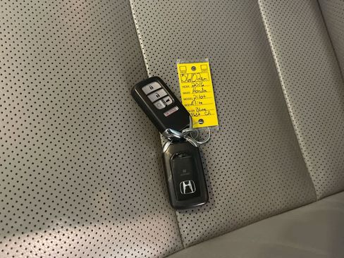 Used 2016 Honda Pilot Elite image 28