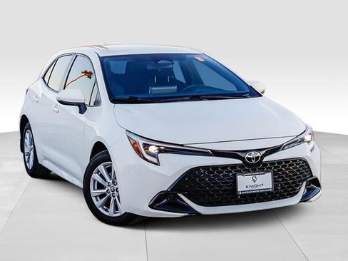 Used 2024 Toyota Corolla SE image 2