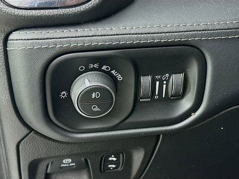 Used 2022 RAM 1500 Limited w/ Bed Utility Group image 13