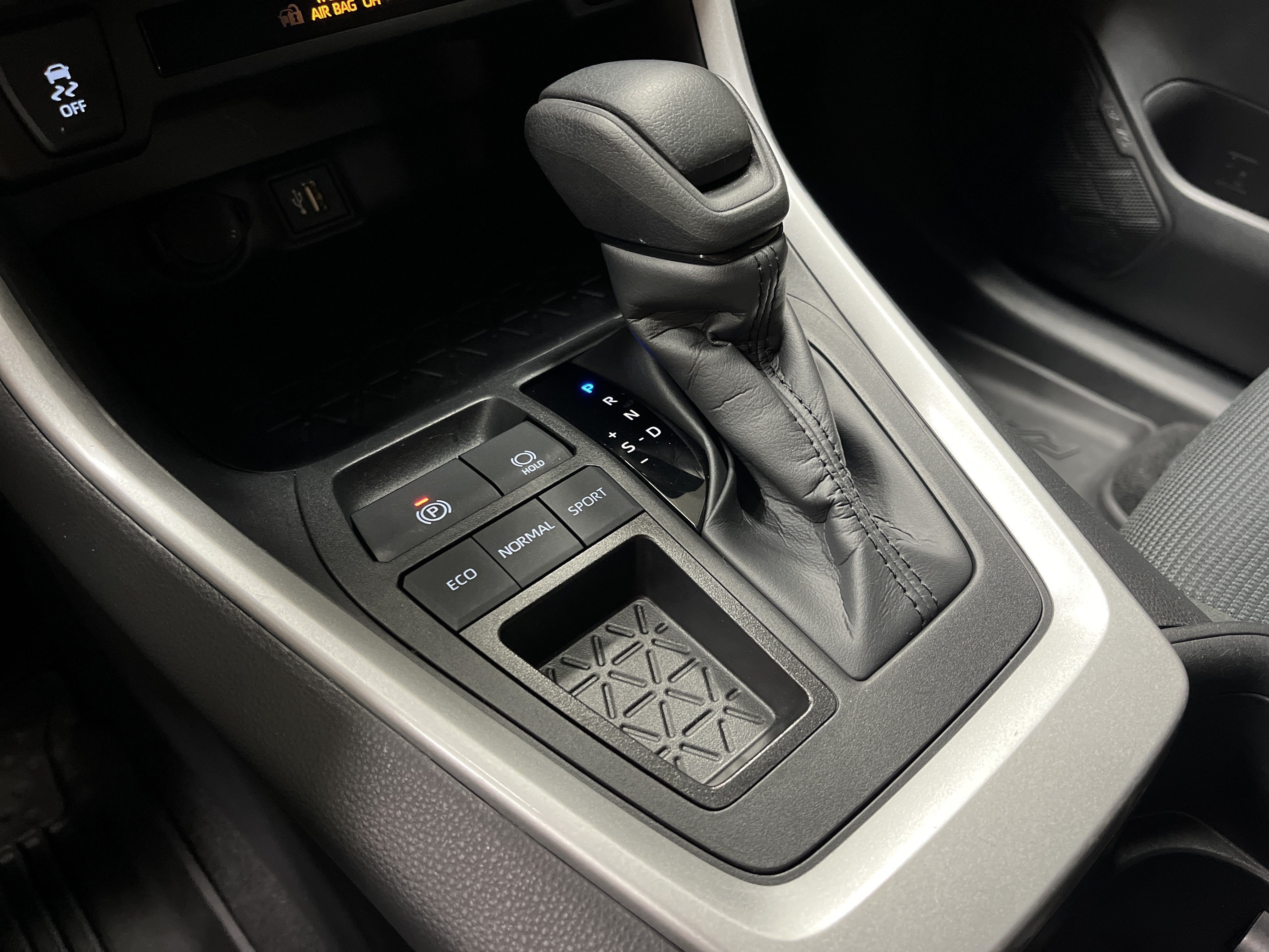 Certified 2024 Toyota RAV4 LE FWD image 26