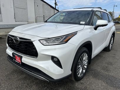 New 2025 Toyota Highlander Platinum