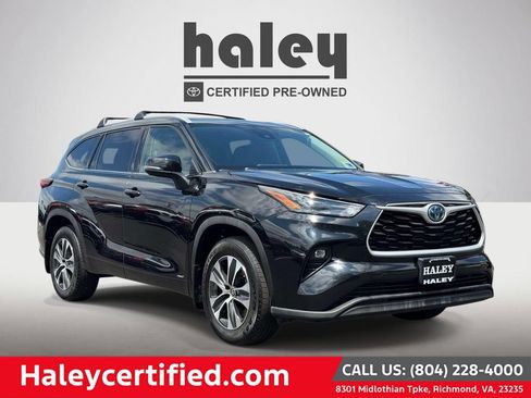 Used 2022 Toyota Highlander XLE AWD/4WD image 1