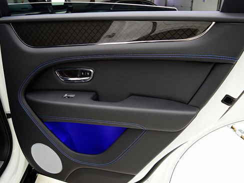 New 2025 Bentley Bentayga image 42