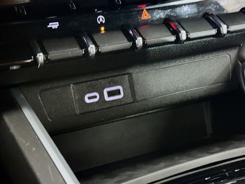 Used 2024 Chevrolet Colorado LT w/ LT Convenience Package image 25