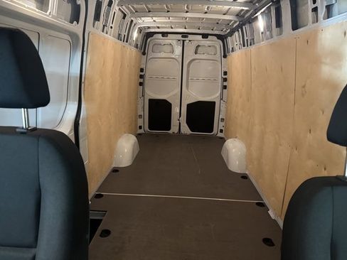 Used 2021 Mercedes-Benz Sprinter 2500 image 22
