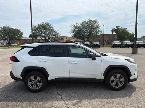 Used 2023 Toyota RAV4 LE AWD/4WD image 9