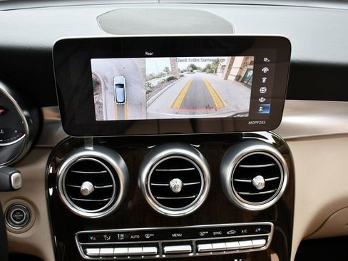 Used 2022 Mercedes-Benz GLC 300 image 53