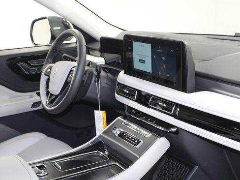 New 2026 Lincoln Aviator 2WD w/ Jet Appearance Package image 31