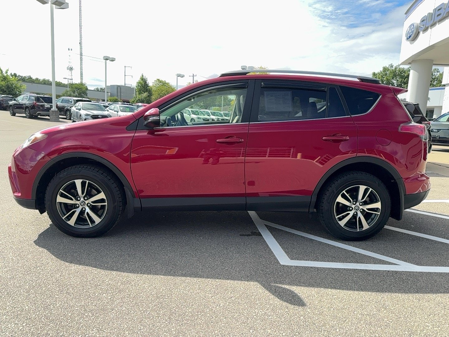 Used 2017 Toyota RAV4 XLE w/ All Weather Liner Package AWD/4WD image 4
