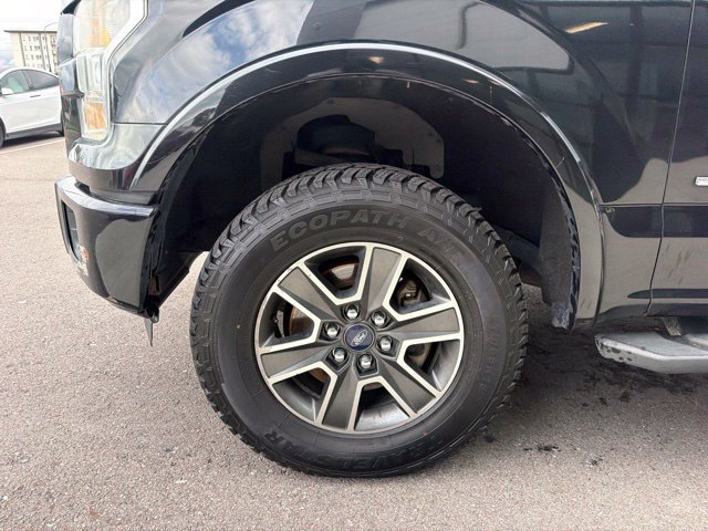Used 2015 Ford F150 XLT w/ Equipment Group 302A Luxury AWD/4WD image 4
