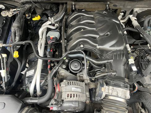 Used 2012 Jeep Wrangler Unlimited Sahara w/ Connectivity Group image 28