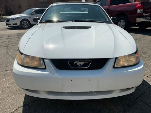 Used 2000 Ford Mustang Convertible image 8