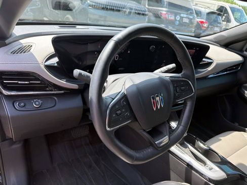 Used 2025 Buick Envista Avenir FWD image 10