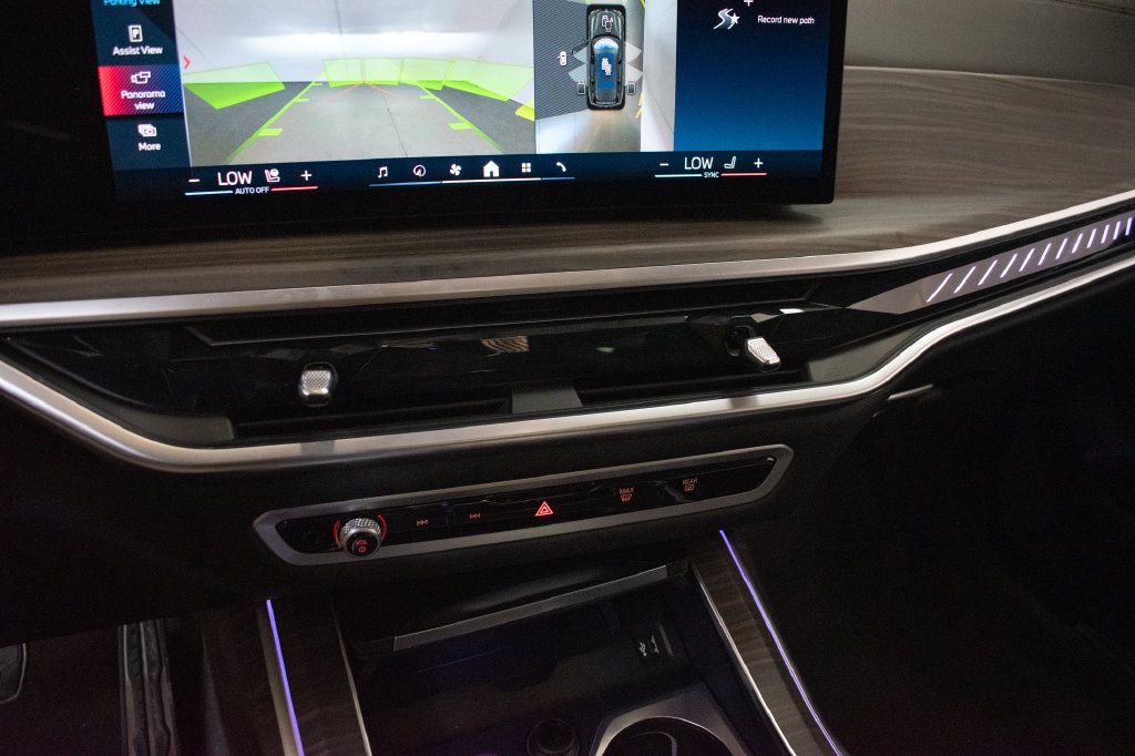 Used 2026 BMW X7 M60i AWD/4WD image 18