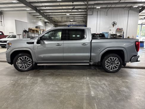 Used 2026 GMC Sierra 1500 Denali Ultimate AWD/4WD image 5