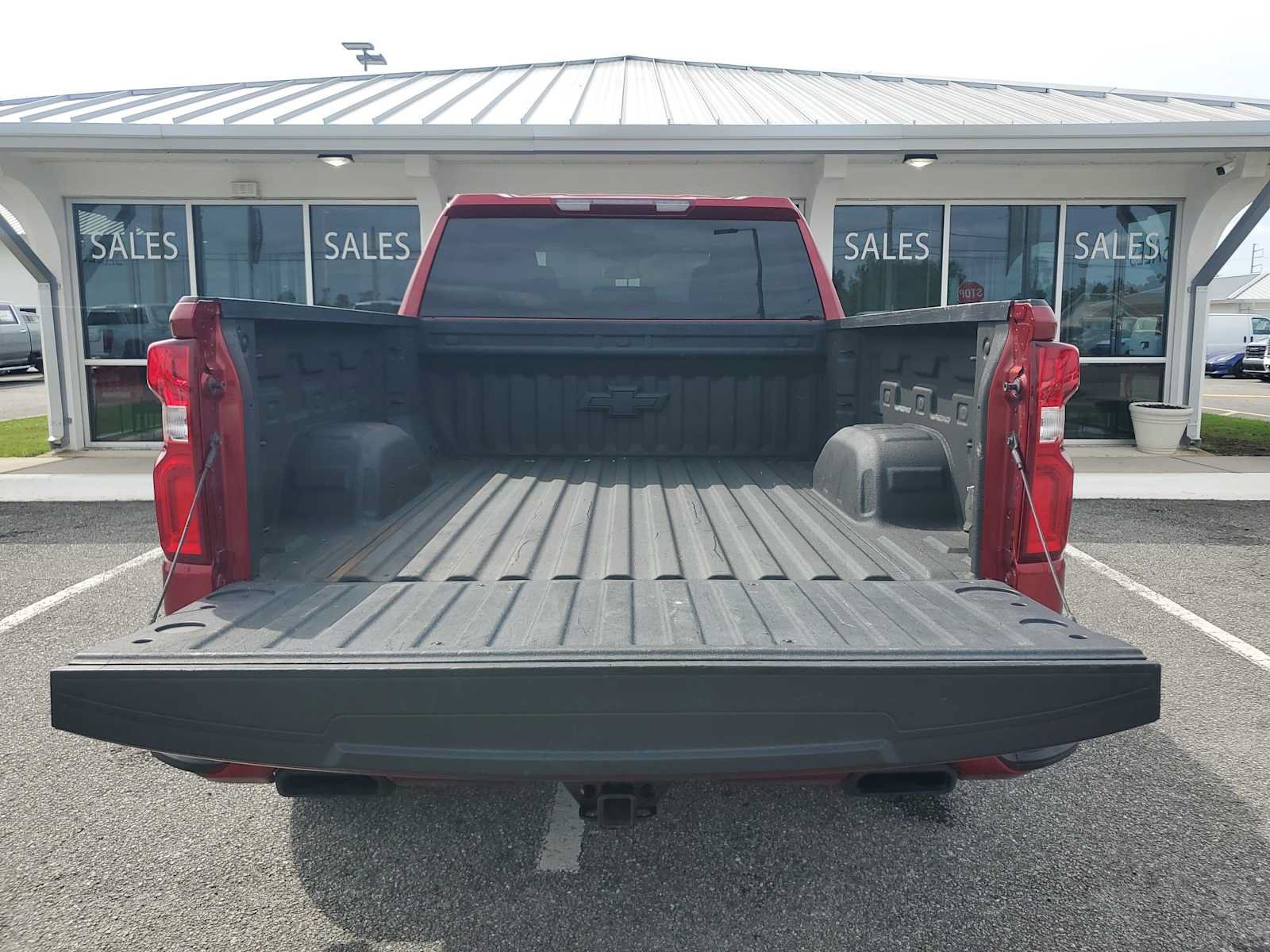 Used 2025 Chevrolet Silverado 1500 RST w/ Dark Appearance Package AWD/4WD image 6