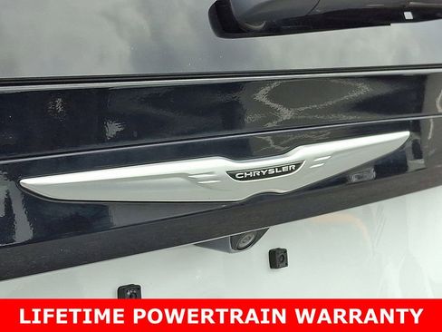 Used 2022 Chrysler Voyager LX image 30