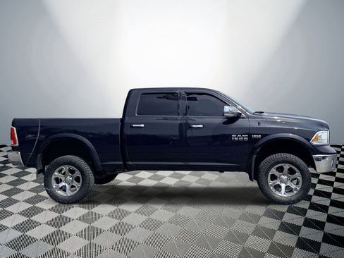 Used 2018 RAM 1500 Laramie w/ Convenience Group AWD/4WD image 5
