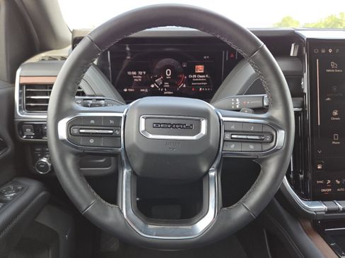 Used 2025 GMC Yukon XL Denali AWD/4WD image 31