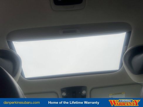 Used 2025 Kia Niro EX Touring image 38