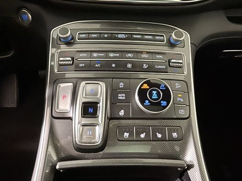 Certified 2023 Hyundai Santa Fe Limited w/ Cargo Package AWD/4WD image 27