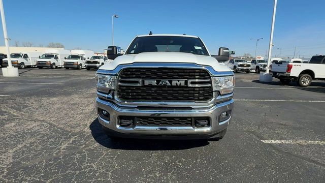 Used 2024 RAM 3500 Big Horn AWD/4WD image 3