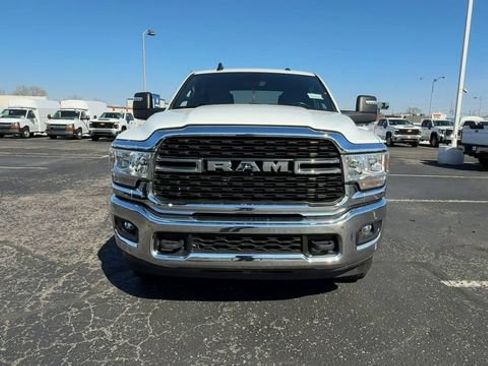 Used 2024 RAM 3500 Big Horn AWD/4WD image 3