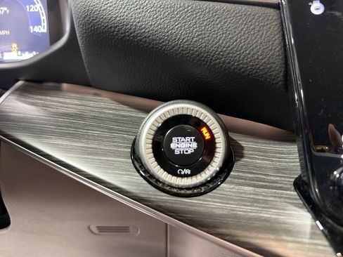 Used 2024 Jeep Wagoneer Series II w/ Flexible Seating Group image 24