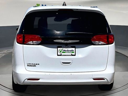 Used 2023 Chrysler Voyager LX FWD image 5