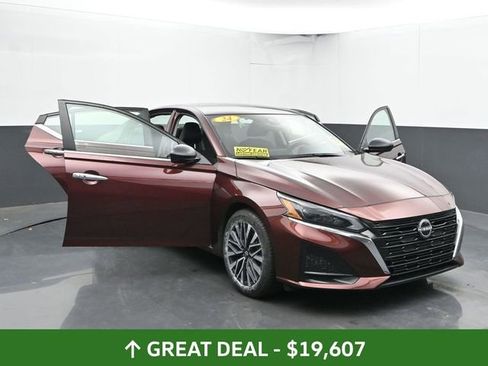 Used 2024 Nissan Altima 2.5 SV image 52