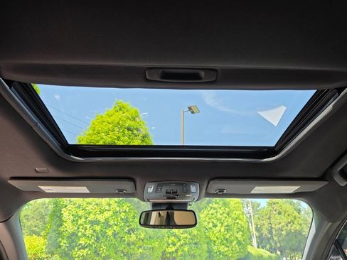 Used 2021 Toyota Sienna XLE FWD image 27