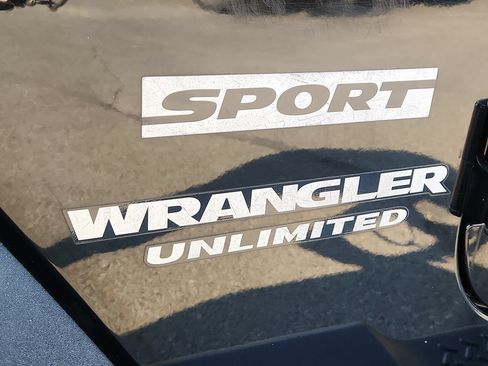 Used 2014 Jeep Wrangler Unlimited Sport w/ Quick Order Package 24S AWD/4WD image 5