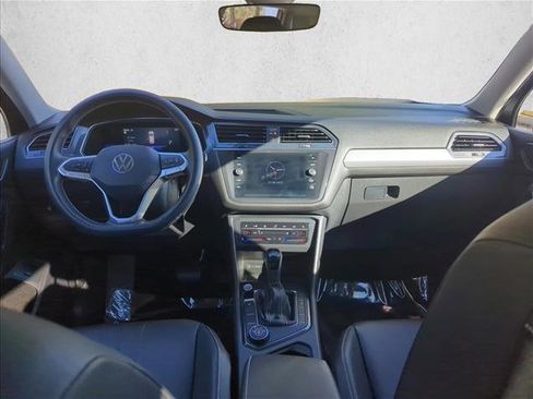 Used 2022 Volkswagen Tiguan SE image 19