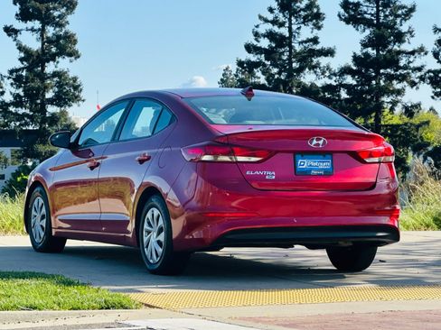 Used 2017 Hyundai Elantra SE FWD image 4