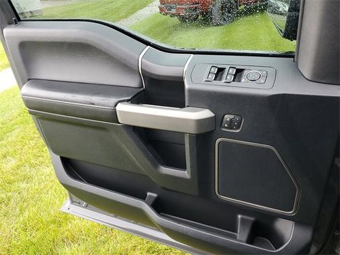 Used 2018 Ford F150 Raptor w/ Equipment Group 802A Luxury image 6