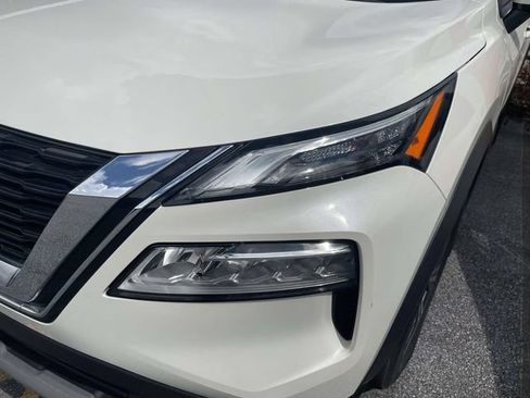 Used 2023 Nissan Rogue SV FWD image 8