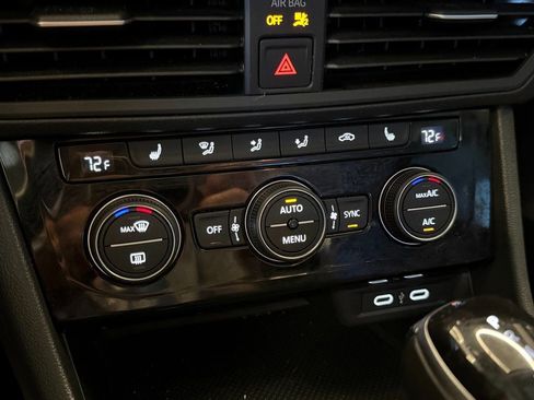 Used 2024 Volkswagen Jetta SE image 14