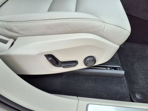 Certified 2023 Volvo XC90 B6 Plus AWD/4WD image 12